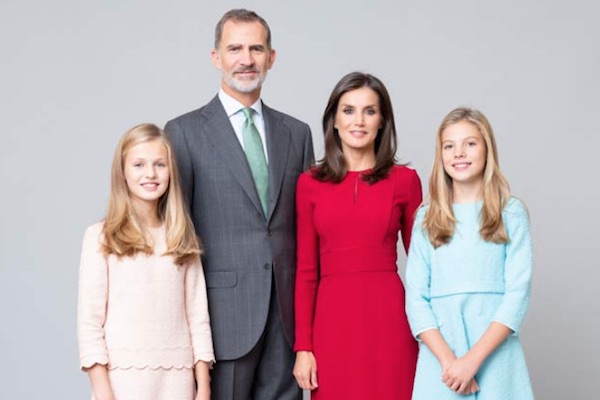 La Familia Real posa sonriente en unas fotografías publicadas por Casa Real (Casa Real).