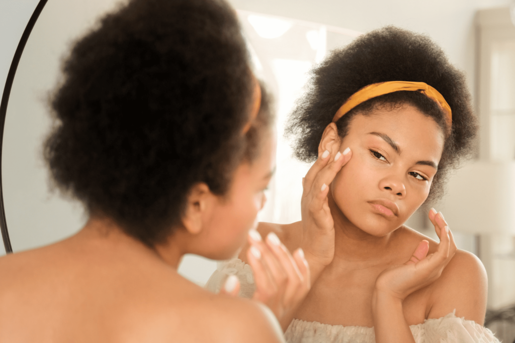 ¿Cómo tratar el acné correctamente? (Envato)