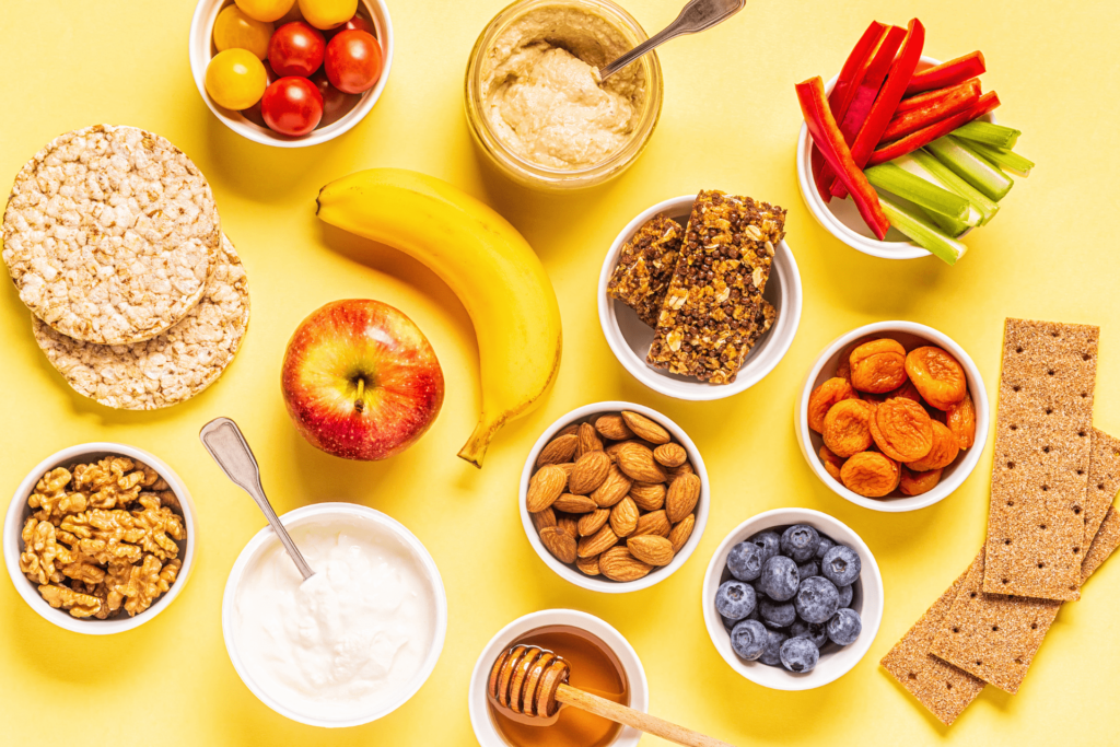 7 ideas de snacks saludables (AdobeStock)