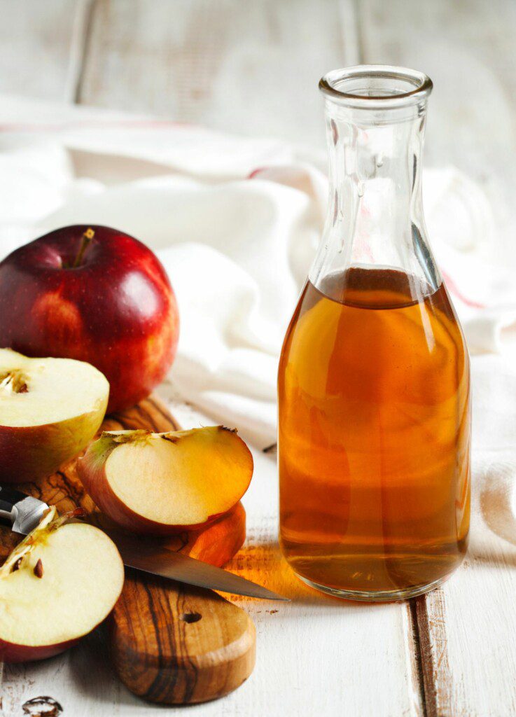 7 beneficios del vinagre de manzana (Adobe Stock)