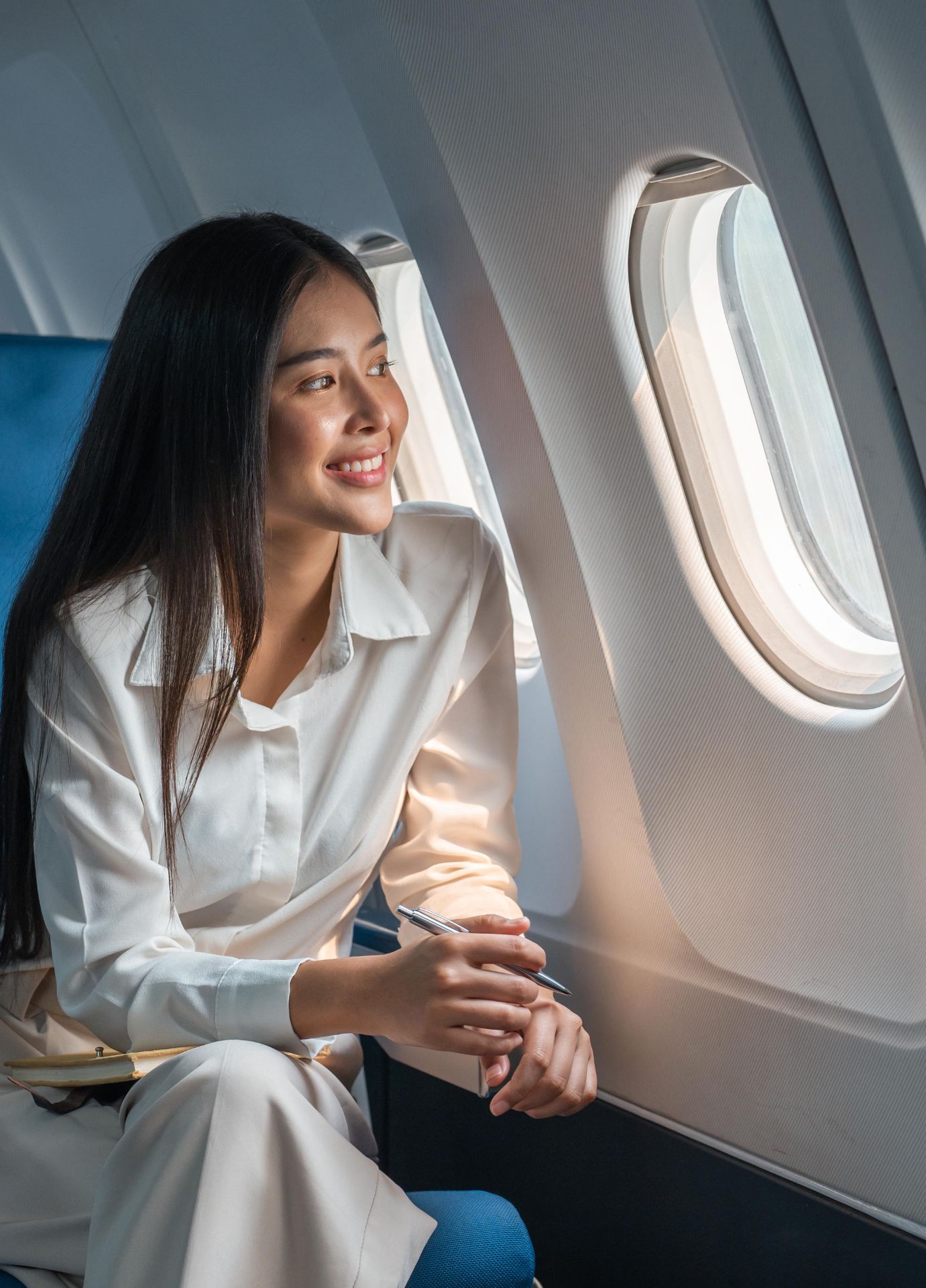 descripción guay: 4 looks para ir cómoda y con estilo al aeropuerto (Adobe Stock)