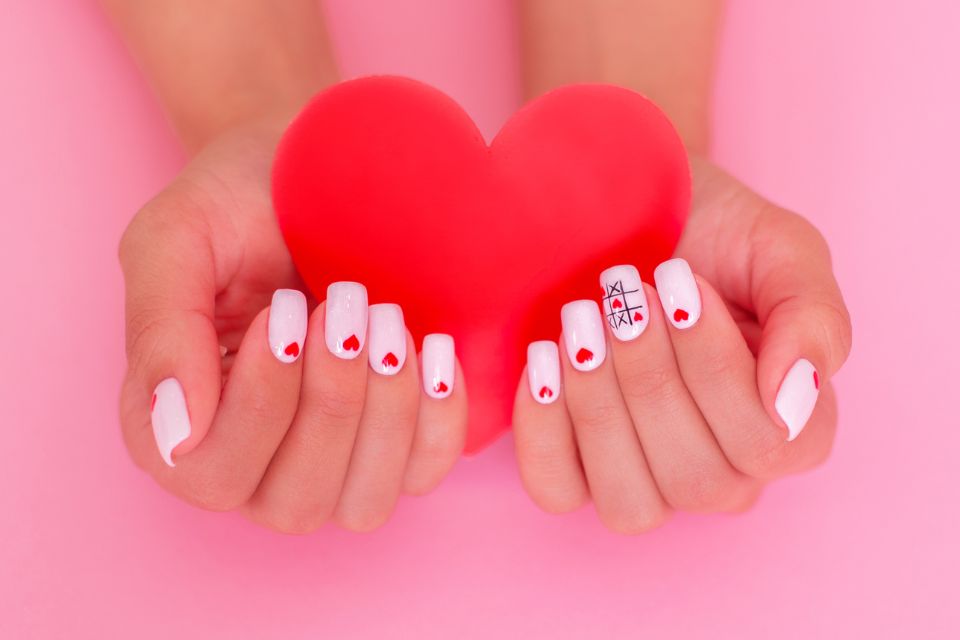 5 ideas de manicura para el Día de San Valentín (Canva)