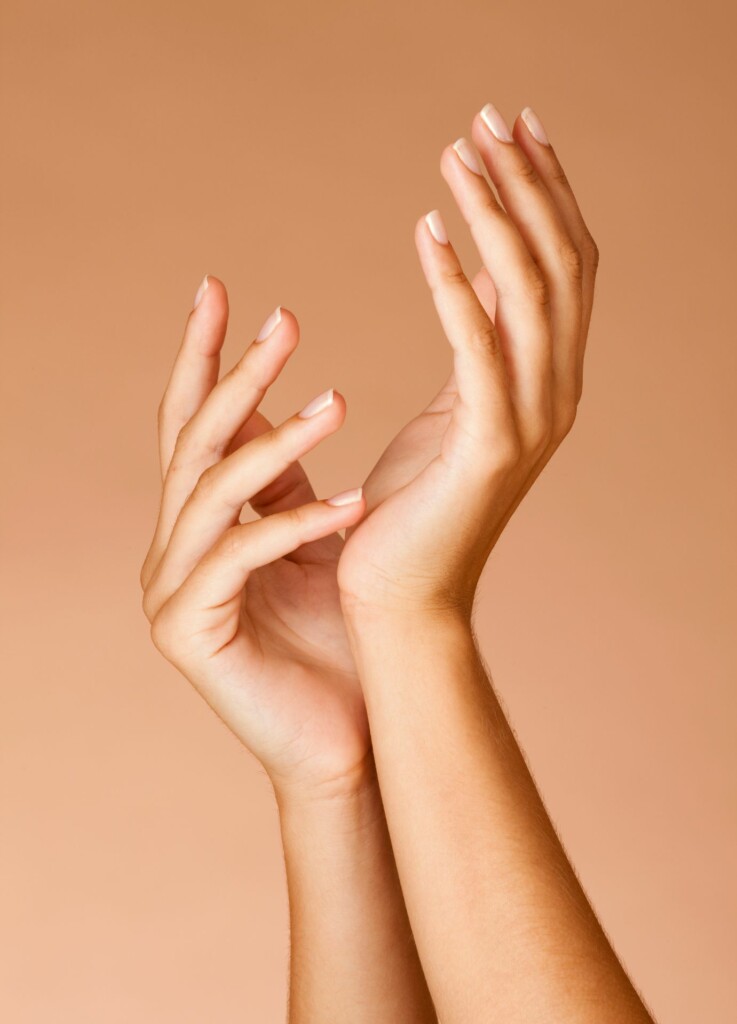 7 consejos para evitar tener las manos resecas (Canva)