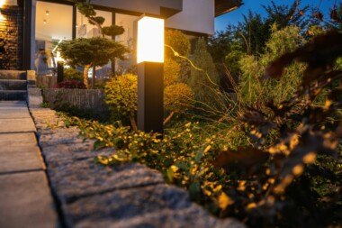 4 lámparas económicas para embellecer tu jardín